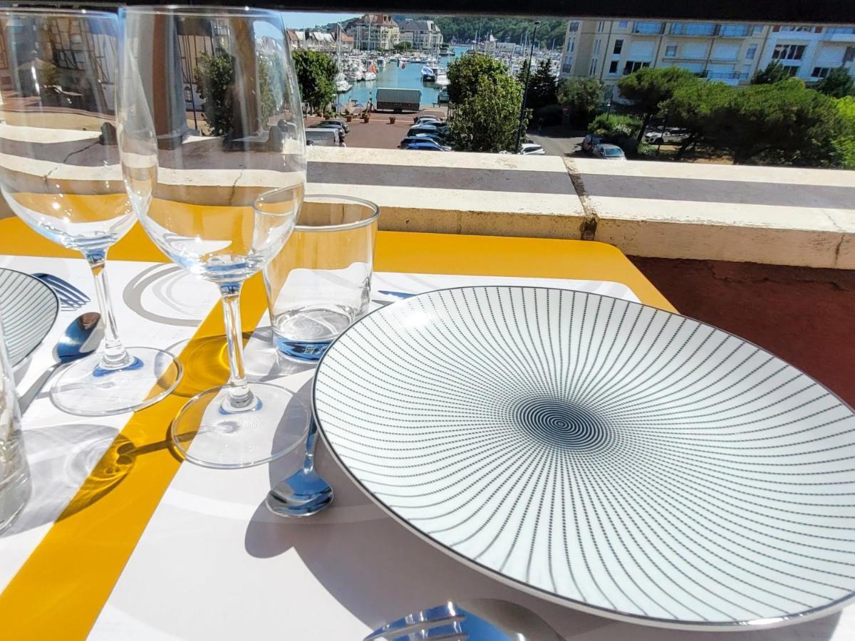 Ferienwohnung Duplex 2 Pieces Port Cabourg - 2 A 4 Personnes - Terrasse - Vue Port - Exclusif Book Ing Dives-sur-Mer Exterior foto